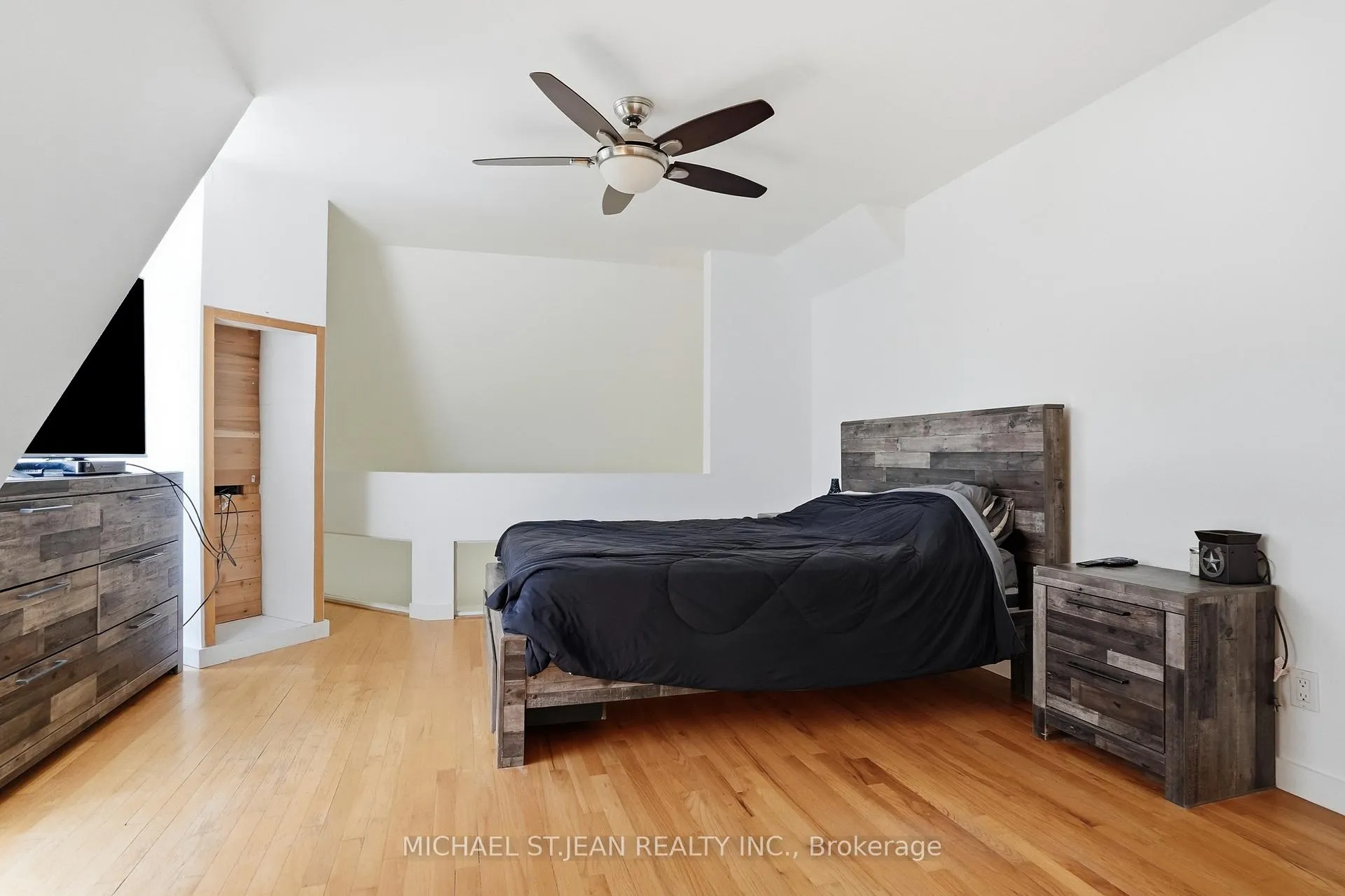 Photo 29 of 1314 Safari Road, Hamilton, Rural Flamborough — HOMEH