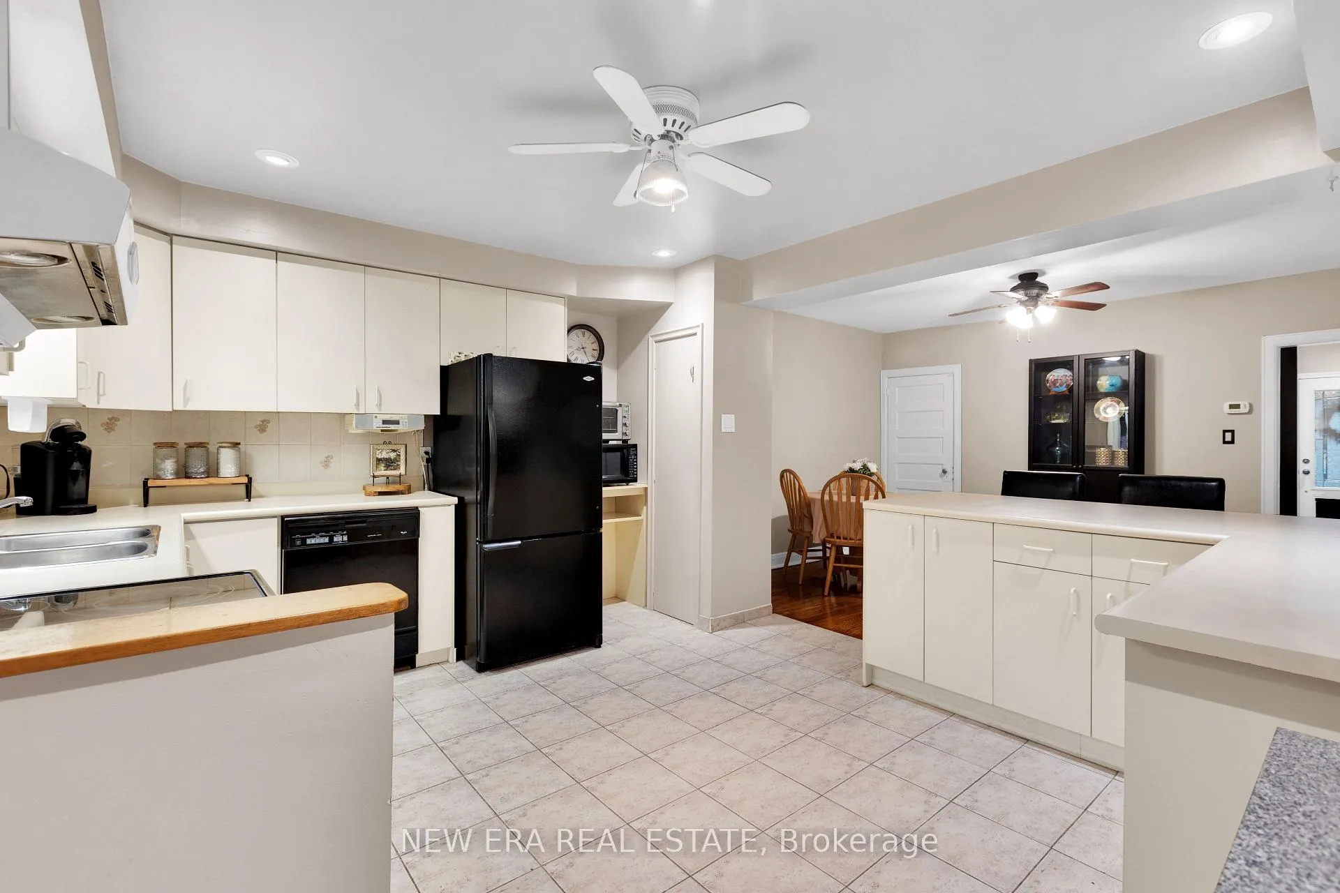 Photo 13 of 8 Page Avenue, Toronto, Runnymede-Bloor West Village — HOMEH