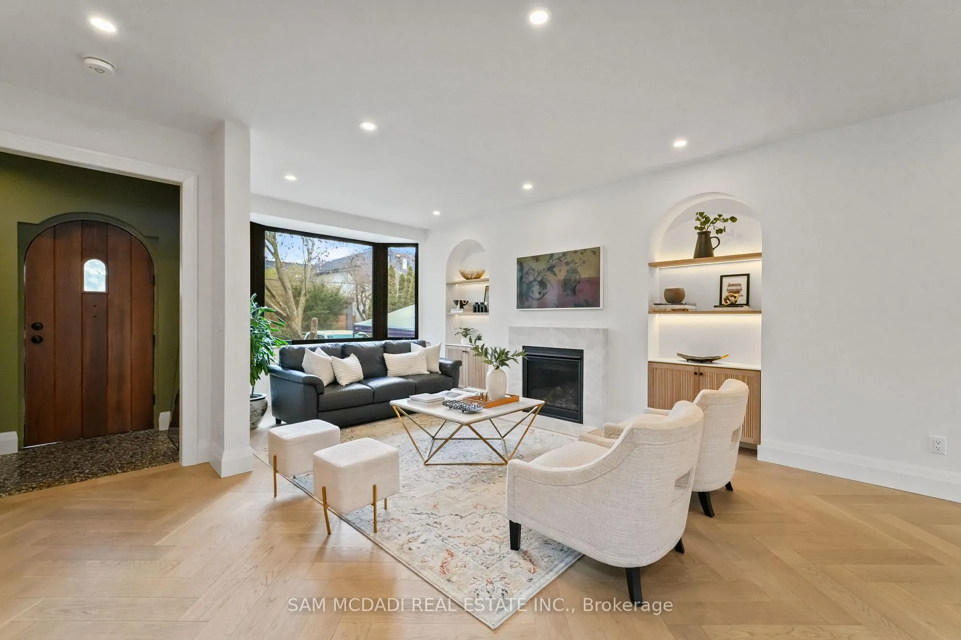 Photo 5 of 130 Lake Promenade, Etobicoke, Long Branch — HOMEH