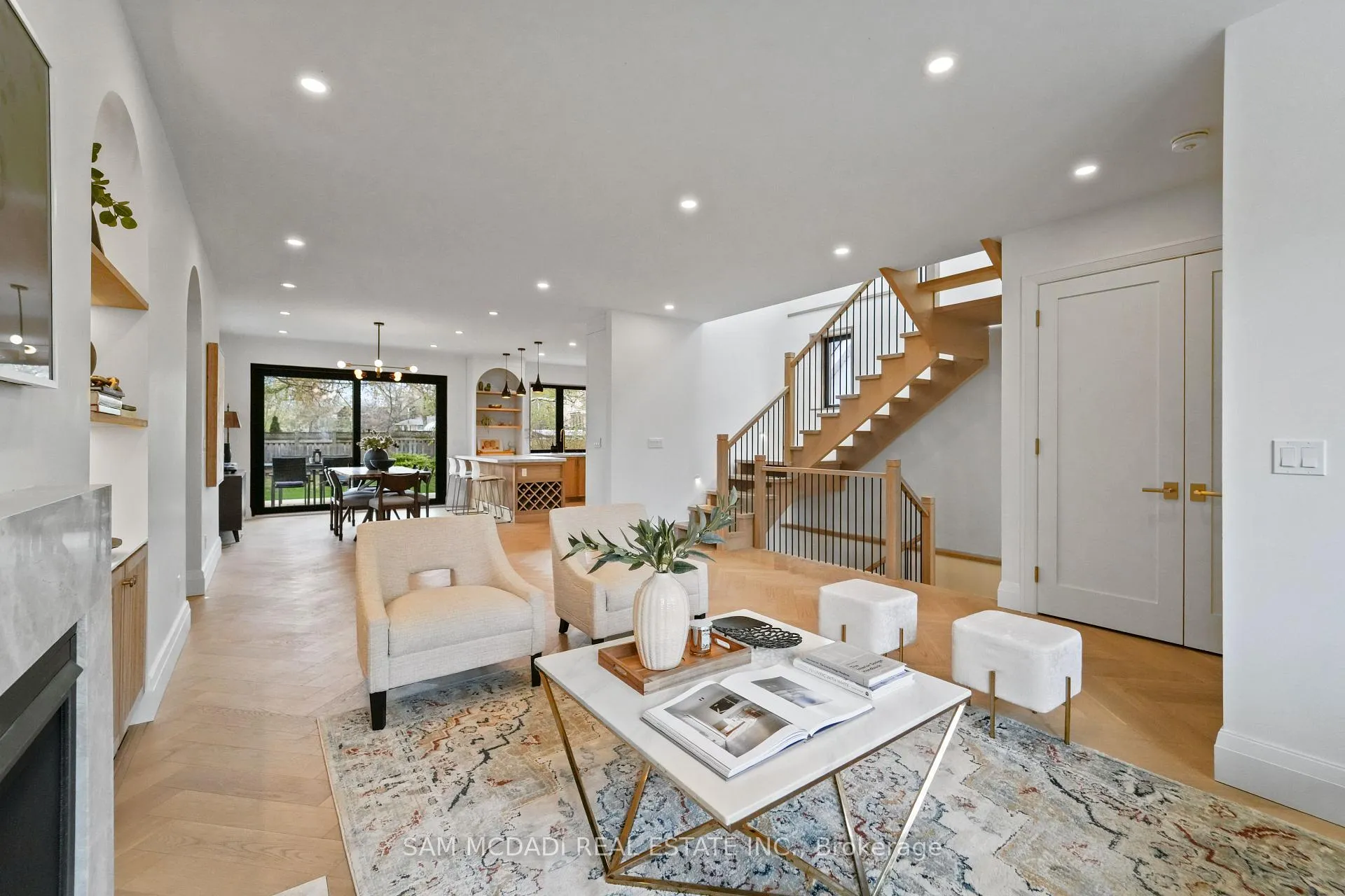 Photo 8 of 130 Lake Promenade, Etobicoke, Long Branch — HOMEH