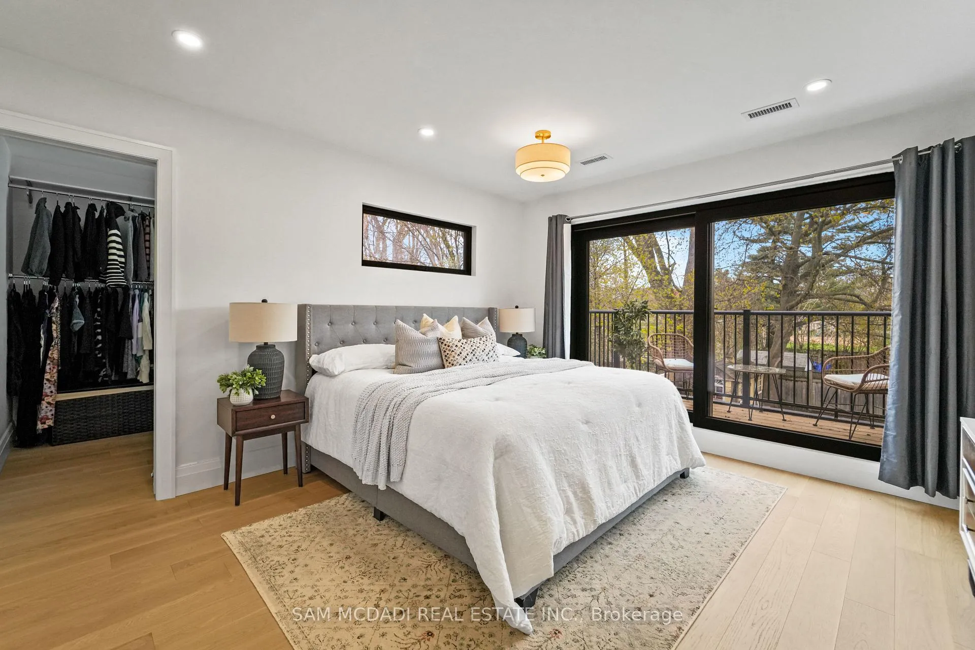 Photo 17 of 130 Lake Promenade, Etobicoke, Long Branch — HOMEH