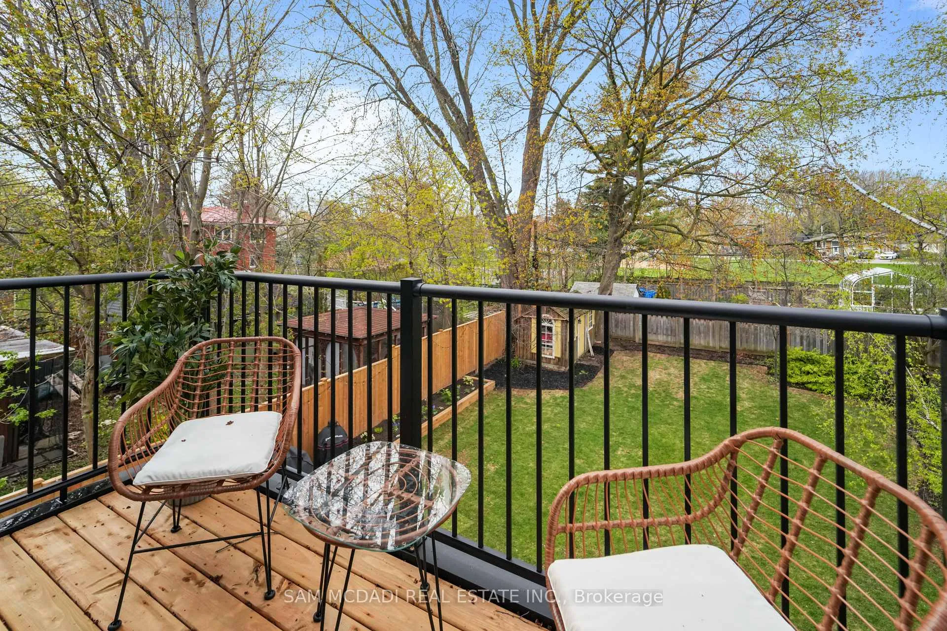 Photo 19 of 130 Lake Promenade, Etobicoke, Long Branch — HOMEH