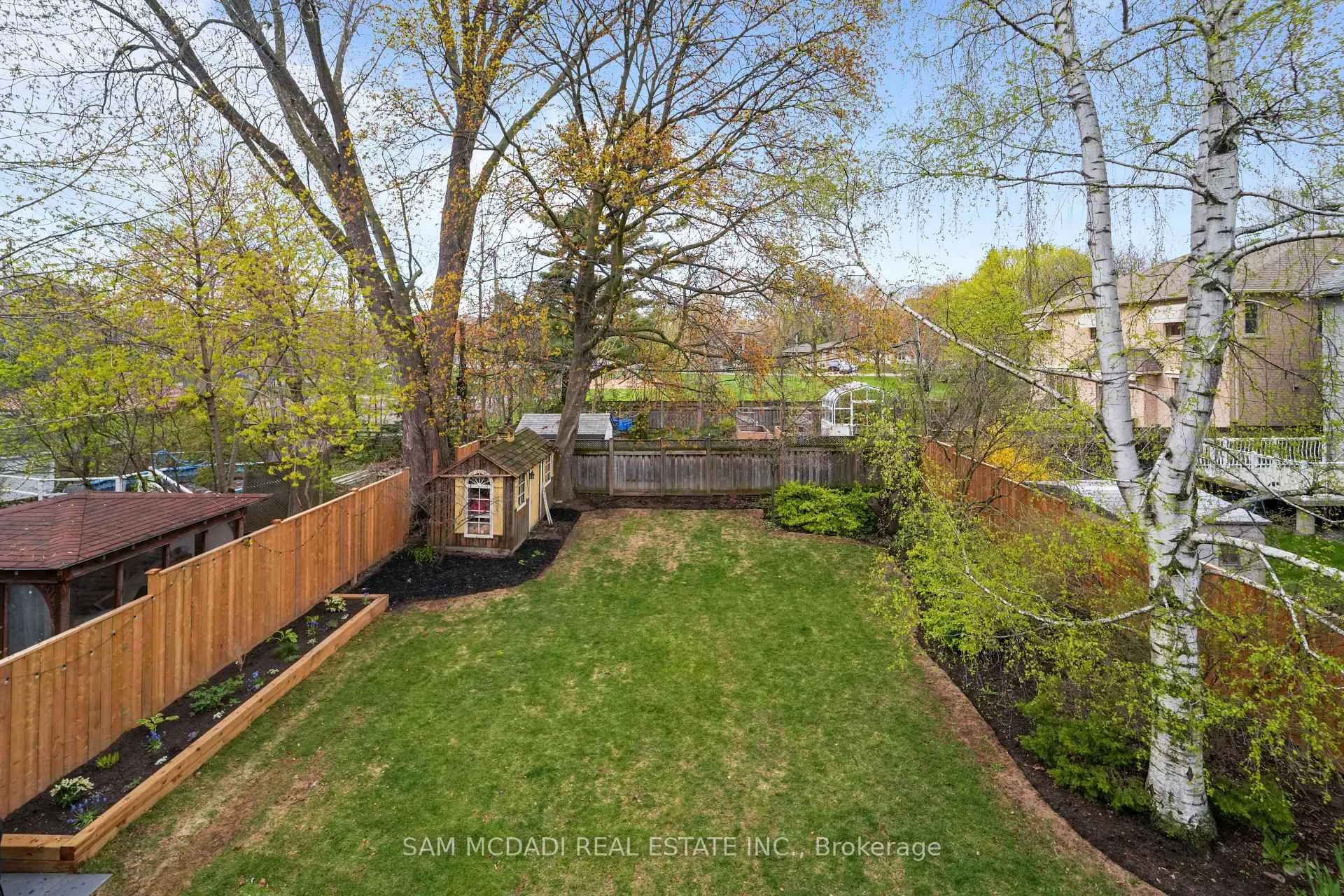 Photo 20 of 130 Lake Promenade, Etobicoke, Long Branch — HOMEH