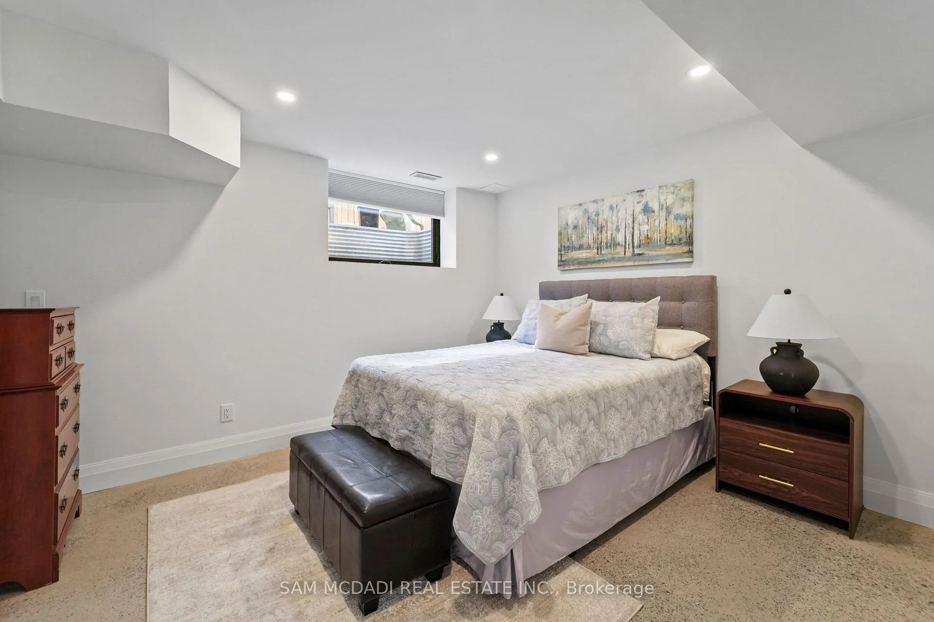 Photo 35 of 130 Lake Promenade, Etobicoke, Long Branch — HOMEH