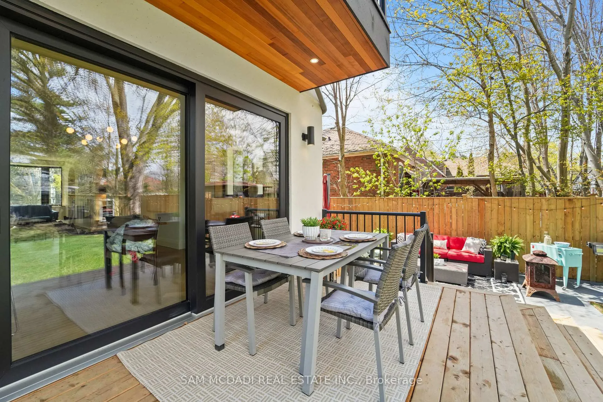 Photo 41 of 130 Lake Promenade, Etobicoke, Long Branch — HOMEH