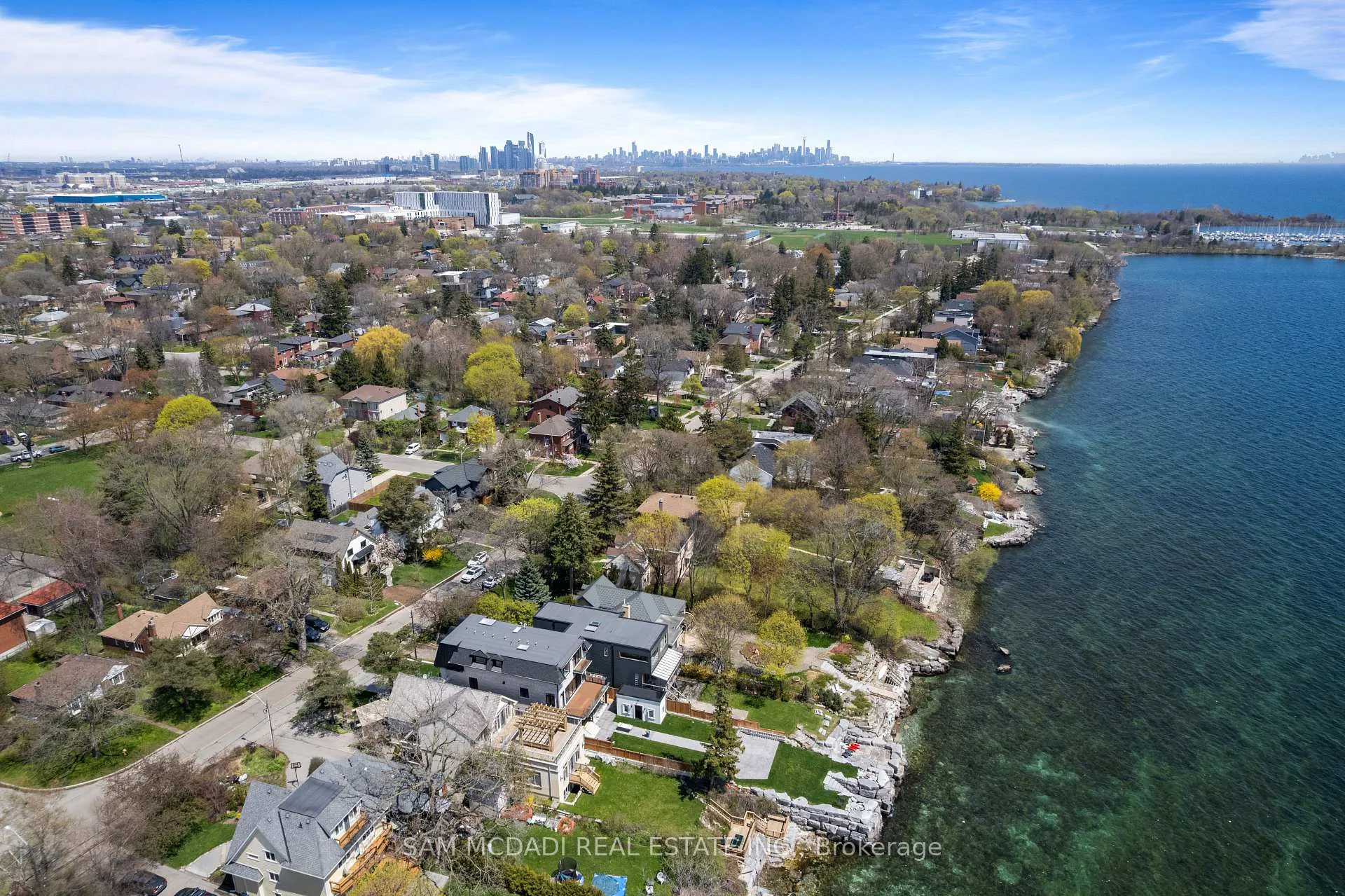 Photo 44 of 130 Lake Promenade, Etobicoke, Long Branch — HOMEH