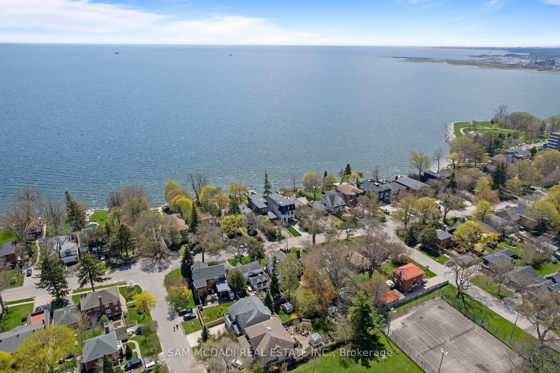 Photo 46 of 130 Lake Promenade, Etobicoke, Long Branch — HOMEH