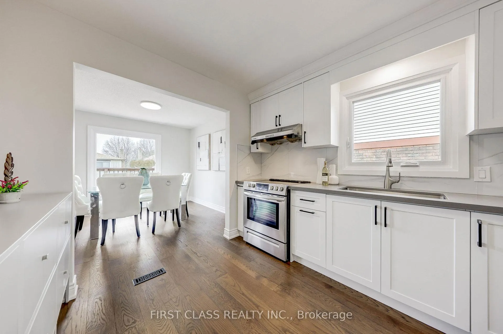 Photo 11 of 85 Madsen Crescent, Markham, Markville — HOMEH