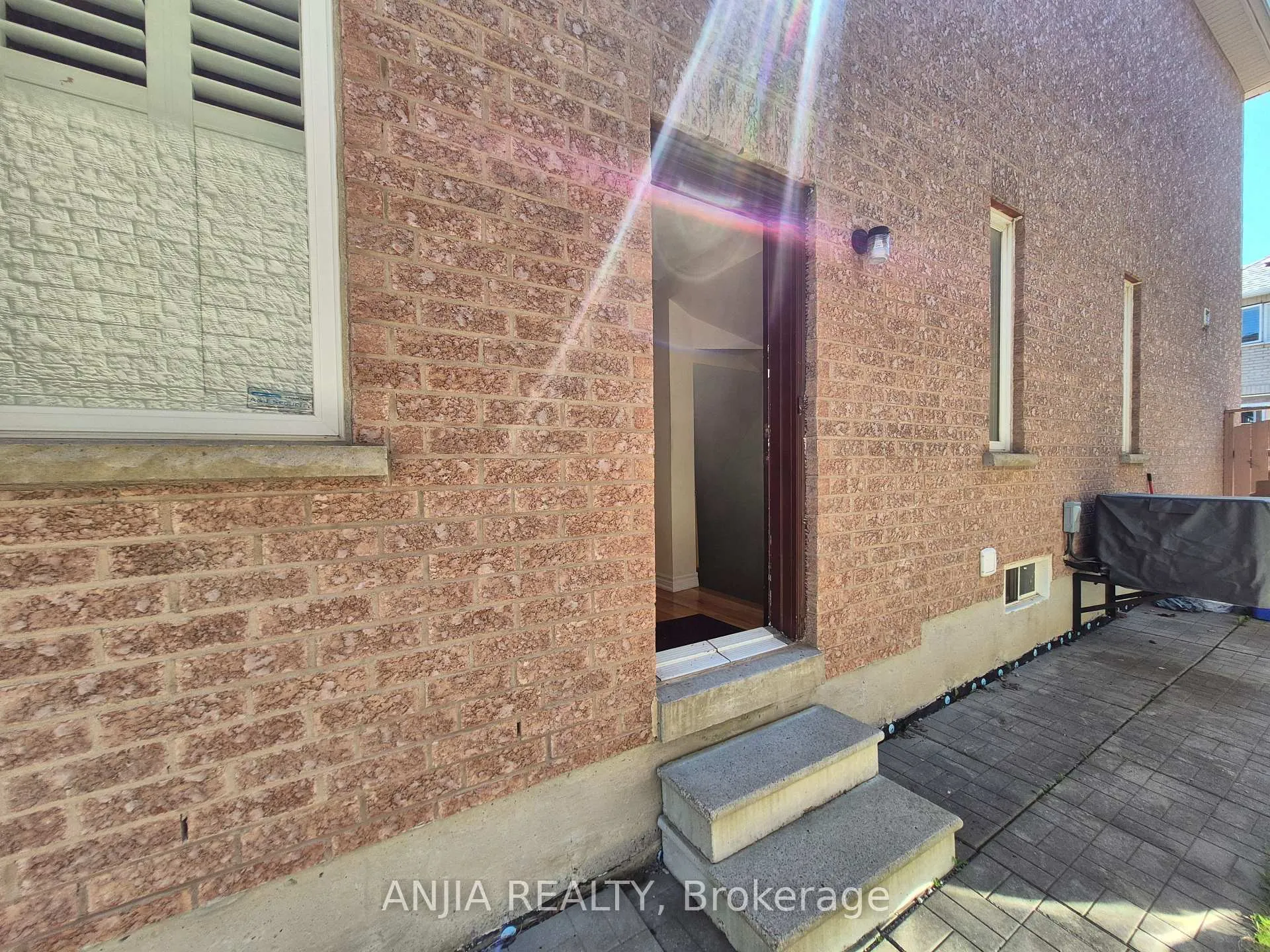 Photo 5 of Unit Basement, 742 Hammersly Boulevard, Markham, Wismer — HOMEH