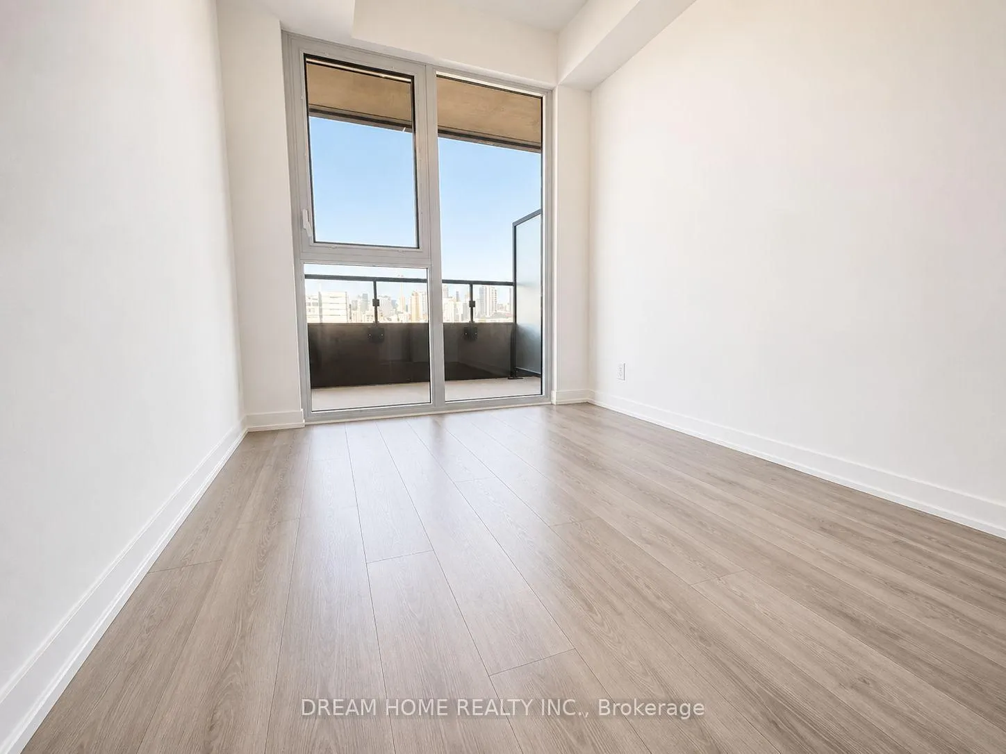 Photo 5 of Unit 810, 285 Dufferin Street, Toronto, South Parkdale — HOMEH