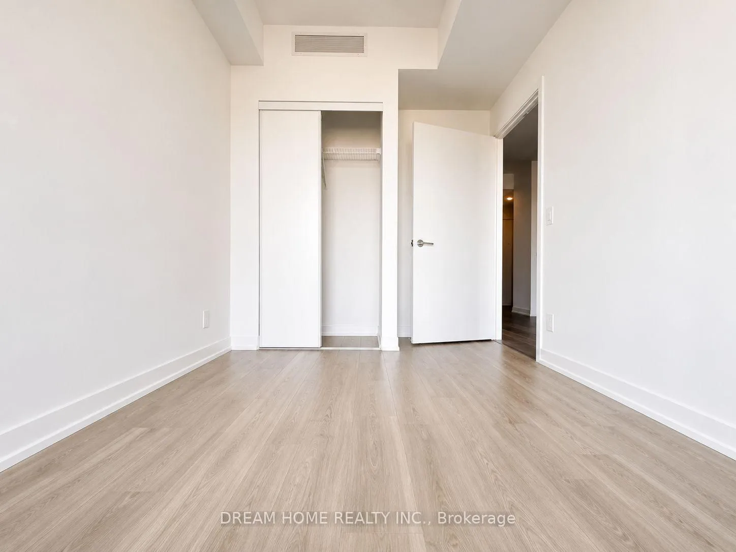 Photo 6 of Unit 810, 285 Dufferin Street, Toronto, South Parkdale — HOMEH