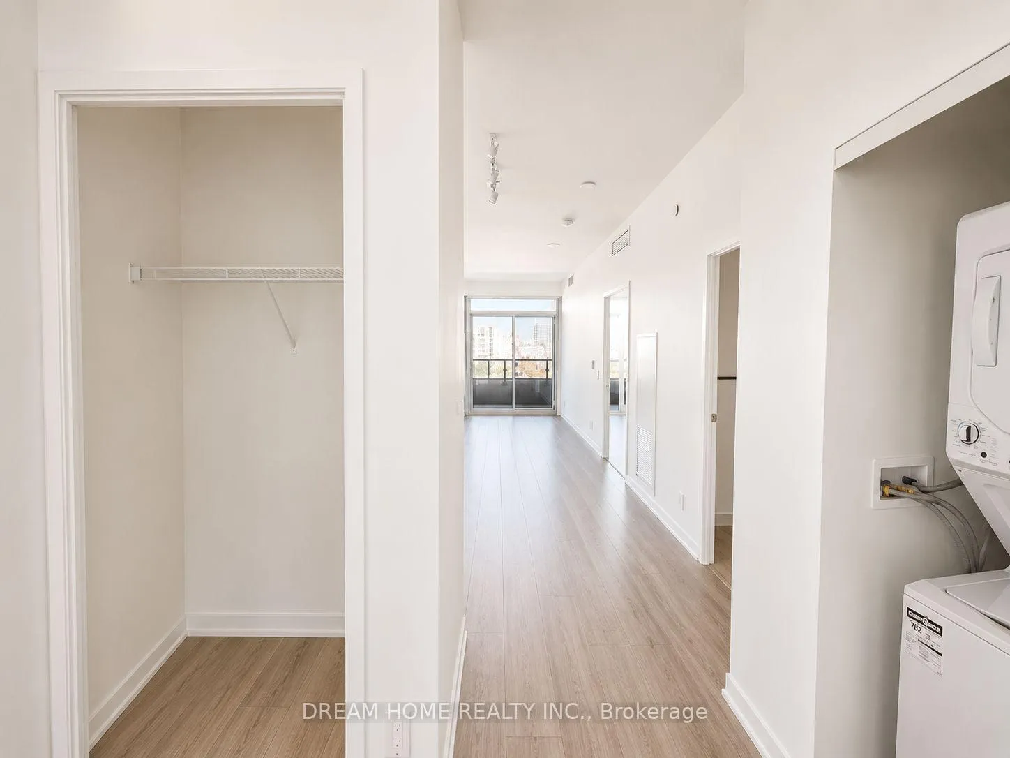 Photo 9 of Unit 810, 285 Dufferin Street, Toronto, South Parkdale — HOMEH