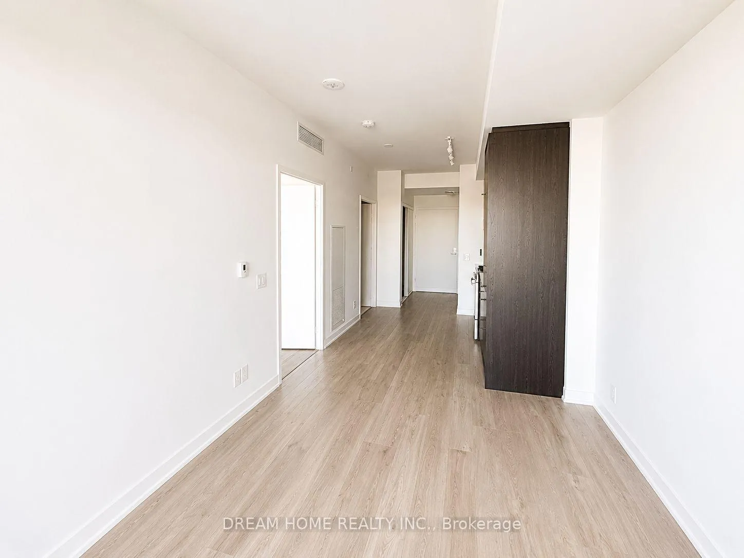 Photo 10 of Unit 810, 285 Dufferin Street, Toronto, South Parkdale — HOMEH