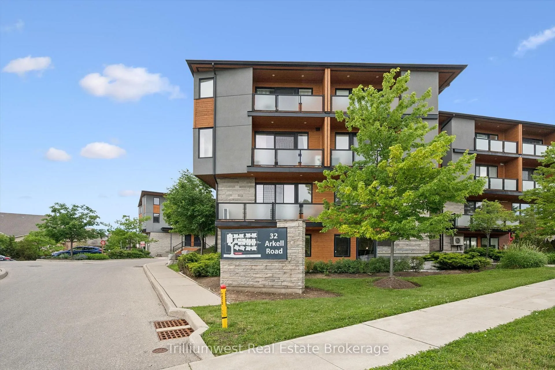 Photo 1 of Unit 9, 32 Arkell Road, Guelph, Kortright East — HOMEH