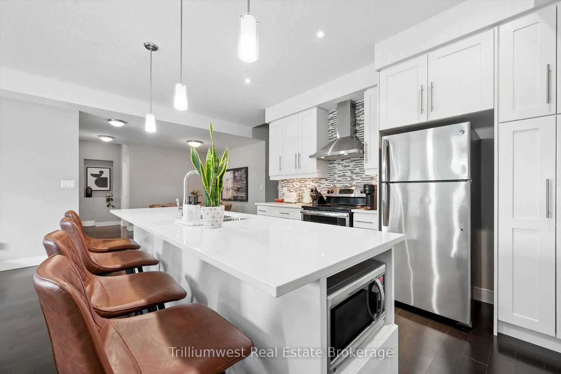 Photo 4 of Unit 9, 32 Arkell Road, Guelph, Kortright East — HOMEH