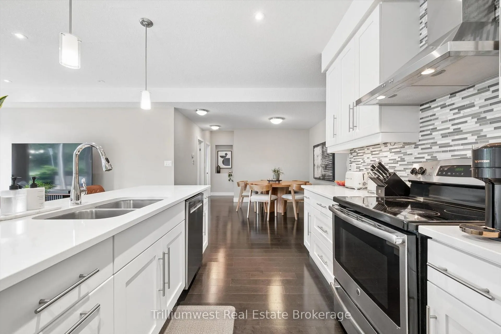 Photo 9 of Unit 9, 32 Arkell Road, Guelph, Kortright East — HOMEH