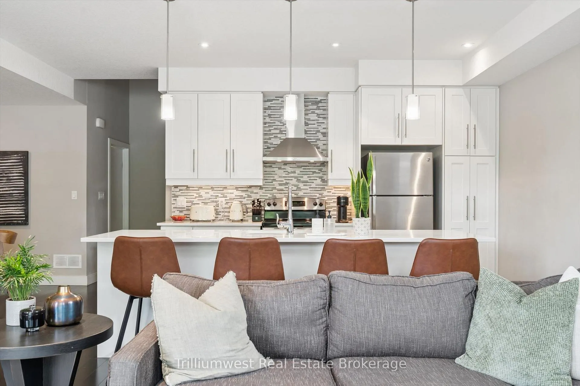 Photo 13 of Unit 9, 32 Arkell Road, Guelph, Kortright East — HOMEH