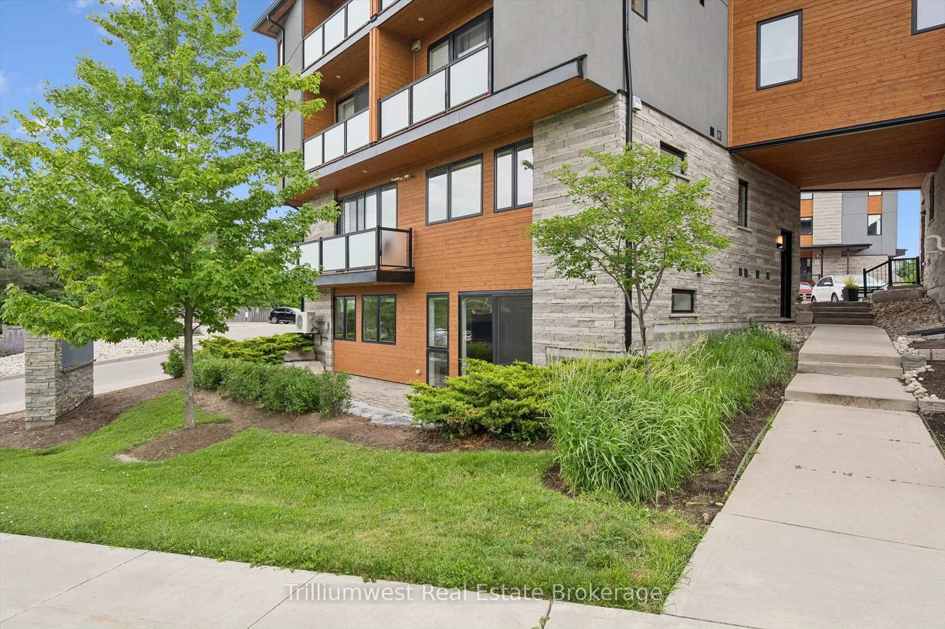 Photo 23 of Unit 9, 32 Arkell Road, Guelph, Kortright East — HOMEH