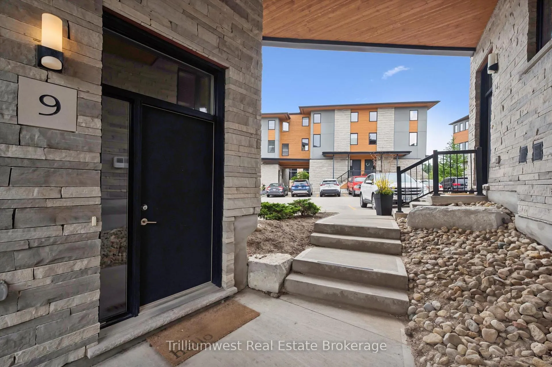 Photo 24 of Unit 9, 32 Arkell Road, Guelph, Kortright East — HOMEH