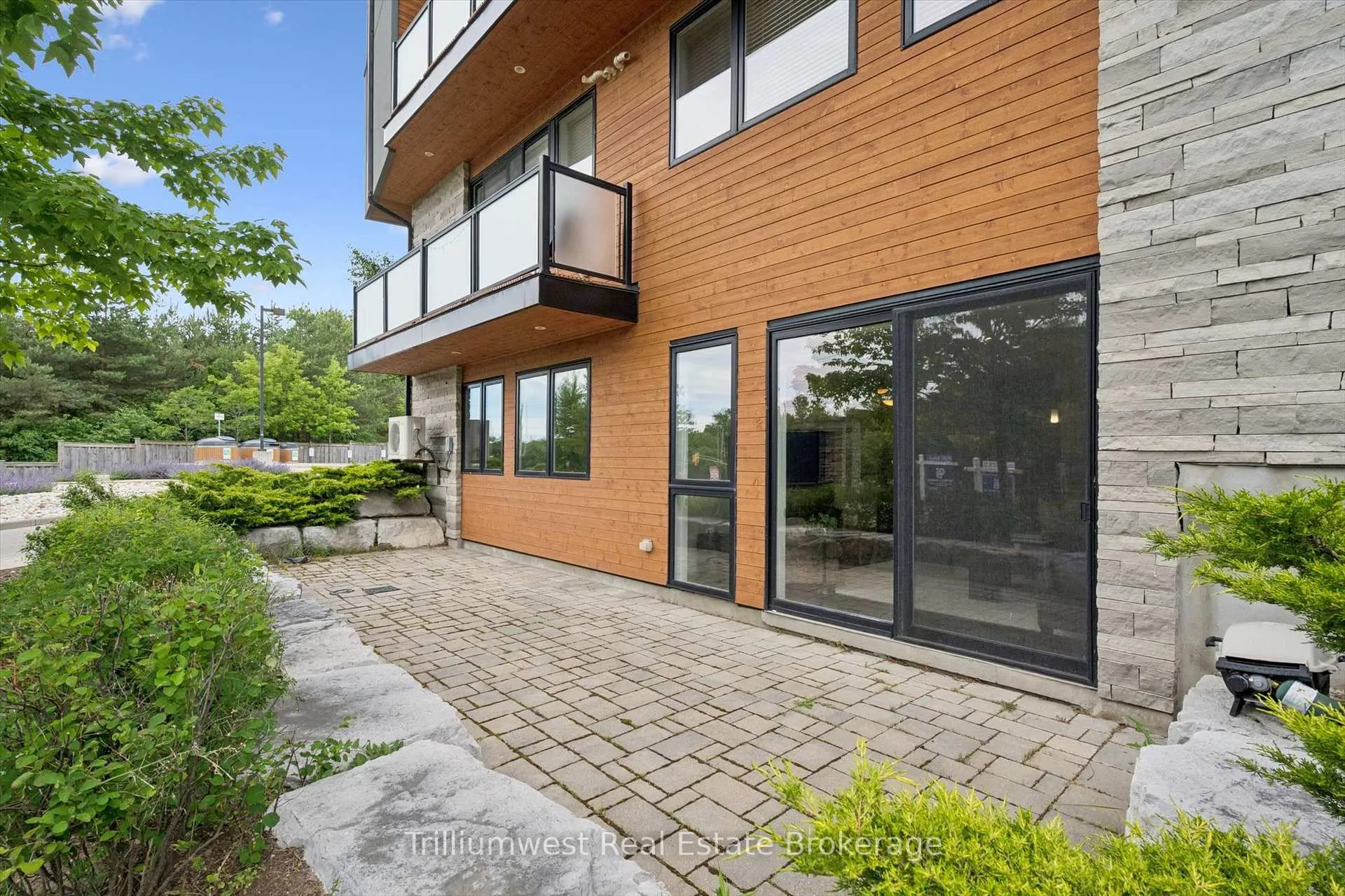 Photo 30 of Unit 9, 32 Arkell Road, Guelph, Kortright East — HOMEH
