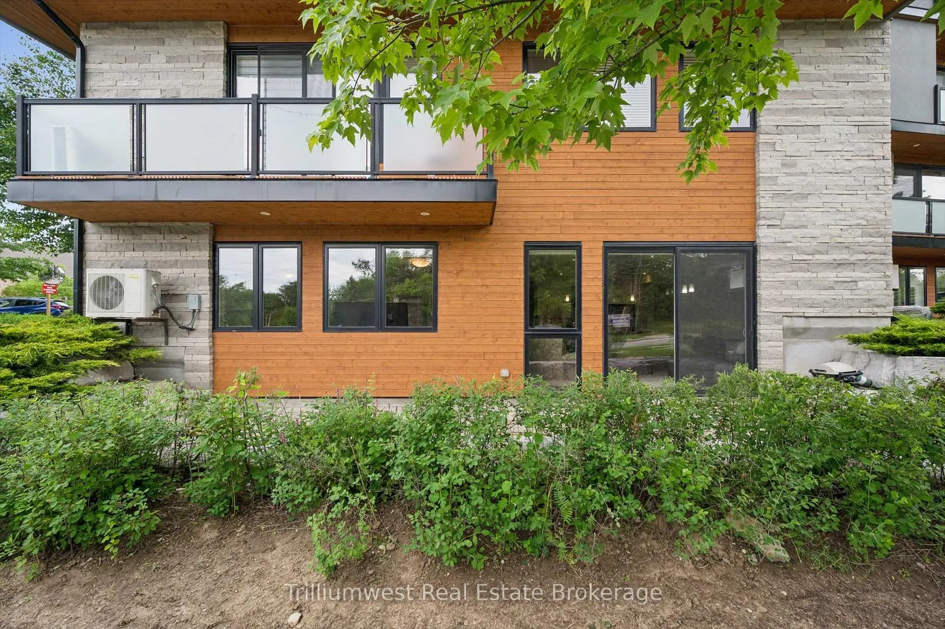 Photo 31 of Unit 9, 32 Arkell Road, Guelph, Kortright East — HOMEH
