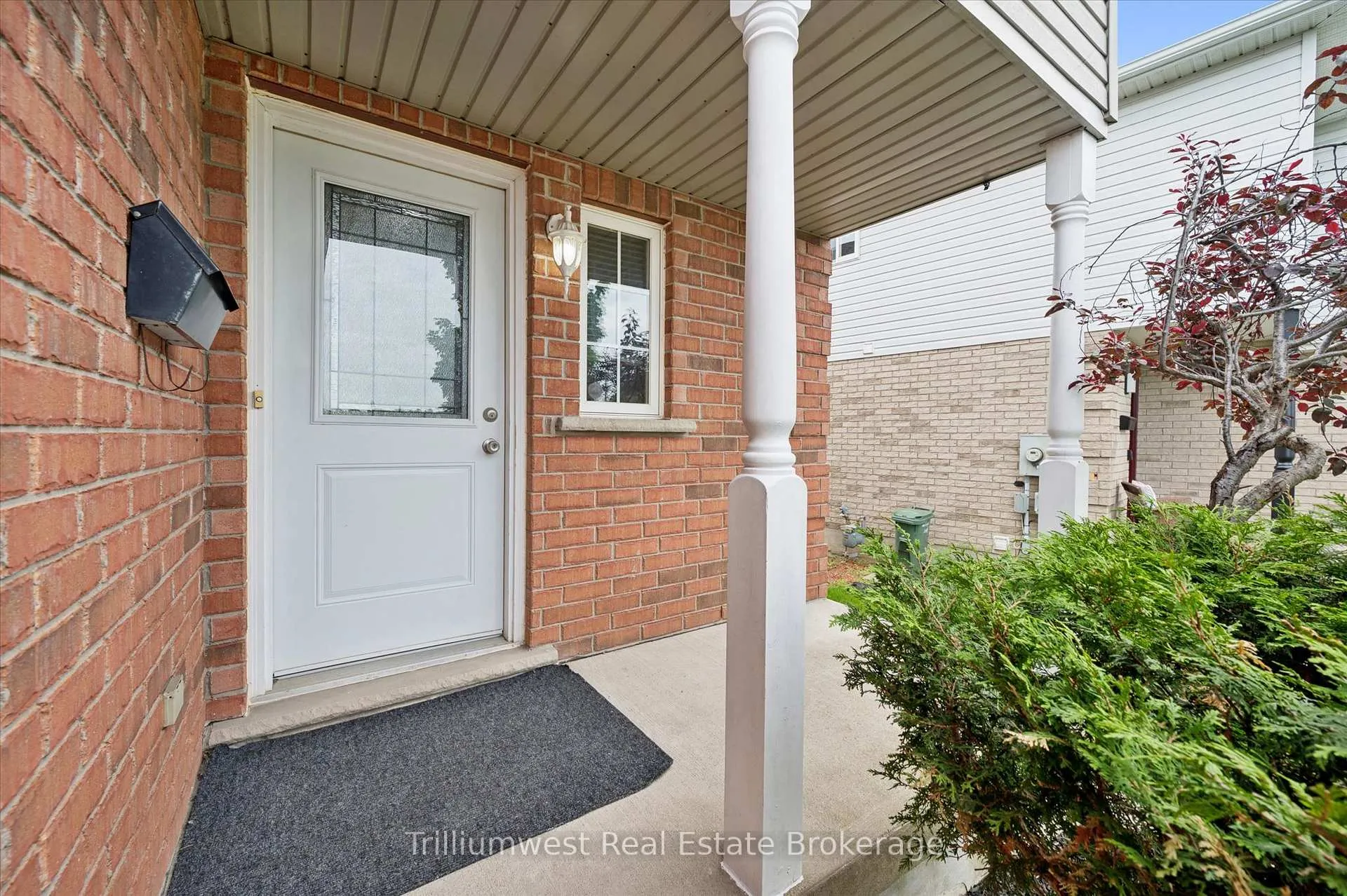 Photo 4 of 157 Stephanie Drive, Guelph, Willow West/Sugarbush/West Acres — HOMEH