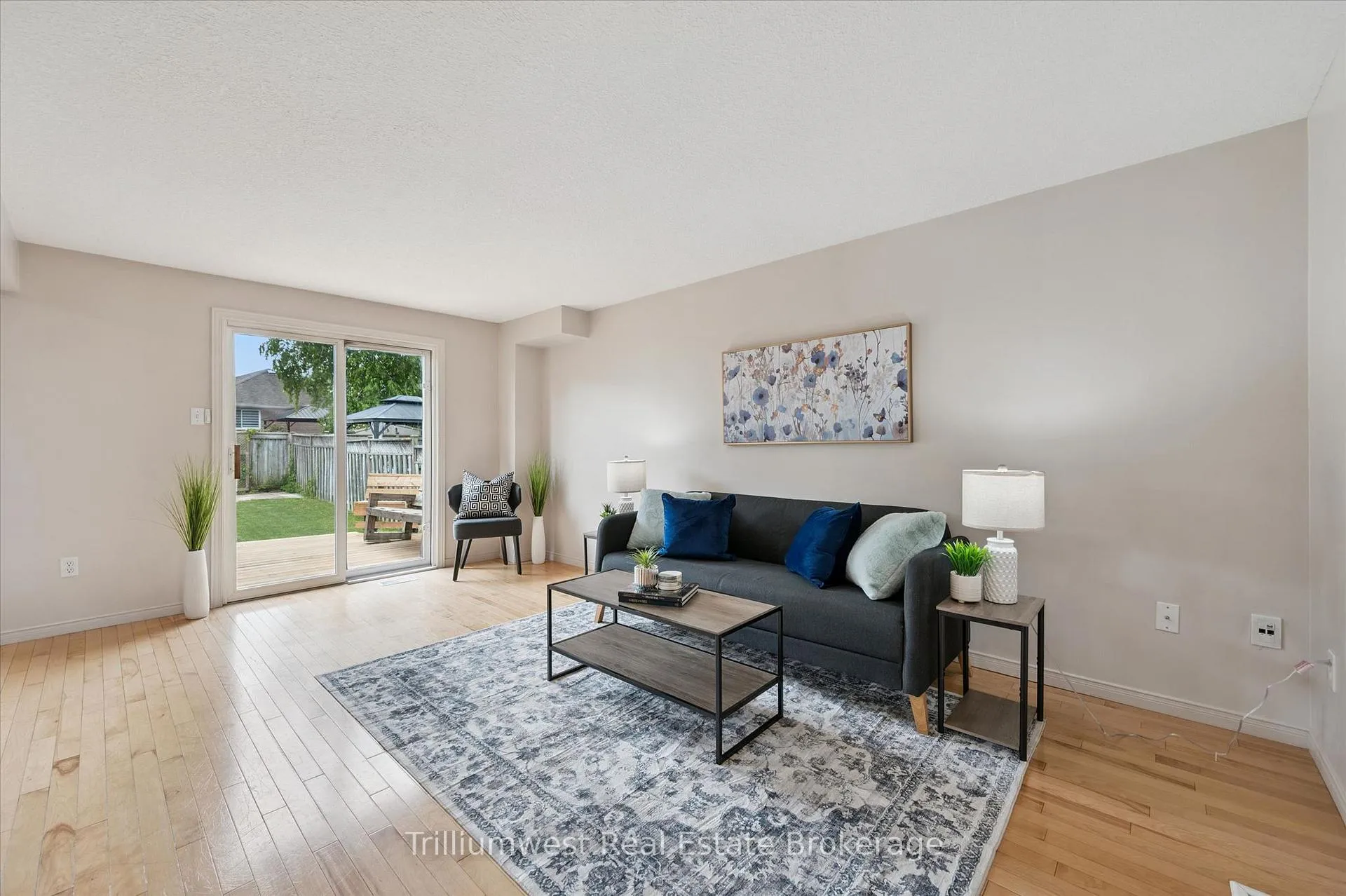 Photo 5 of 157 Stephanie Drive, Guelph, Willow West/Sugarbush/West Acres — HOMEH