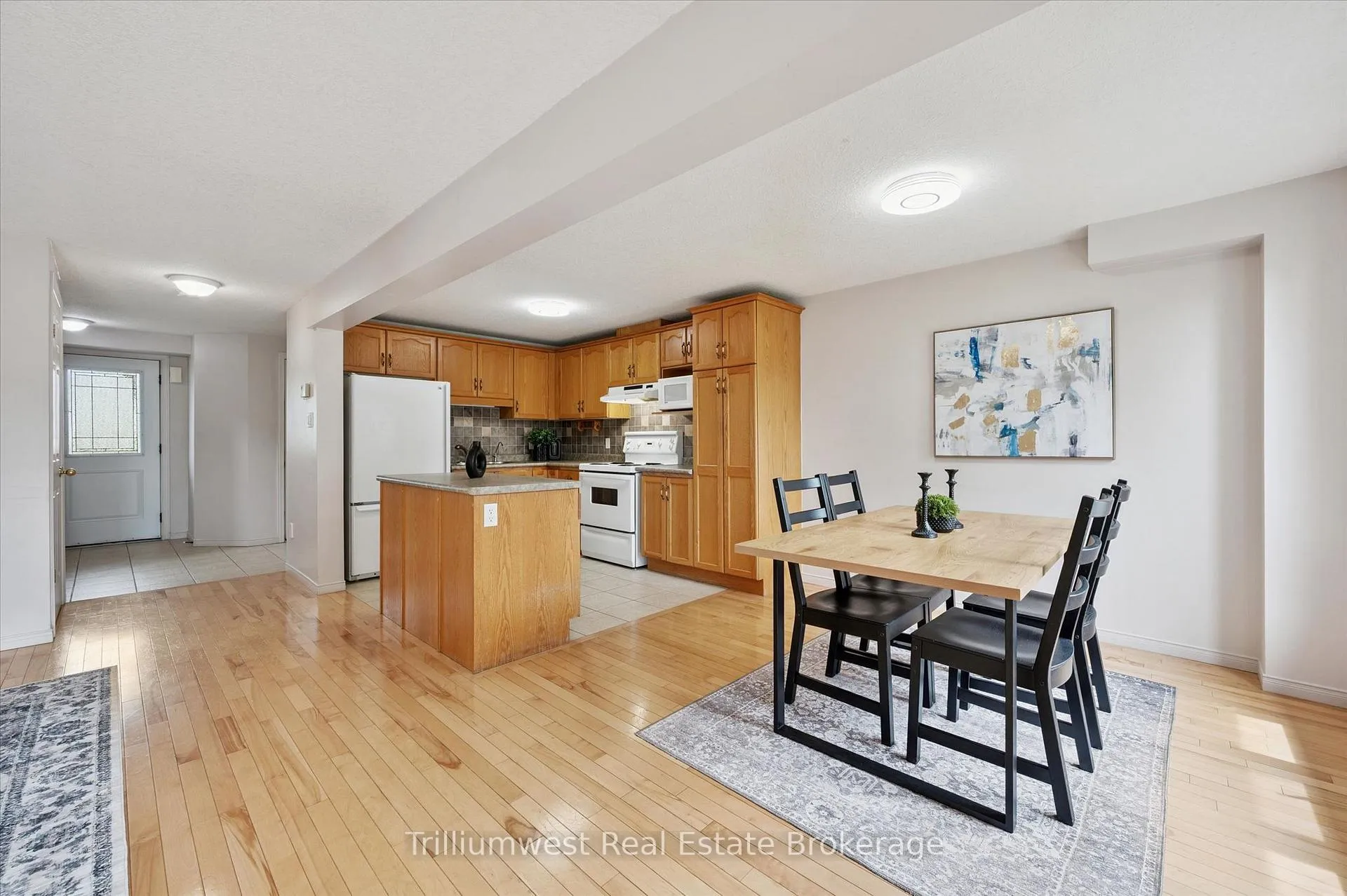 Photo 11 of 157 Stephanie Drive, Guelph, Willow West/Sugarbush/West Acres — HOMEH
