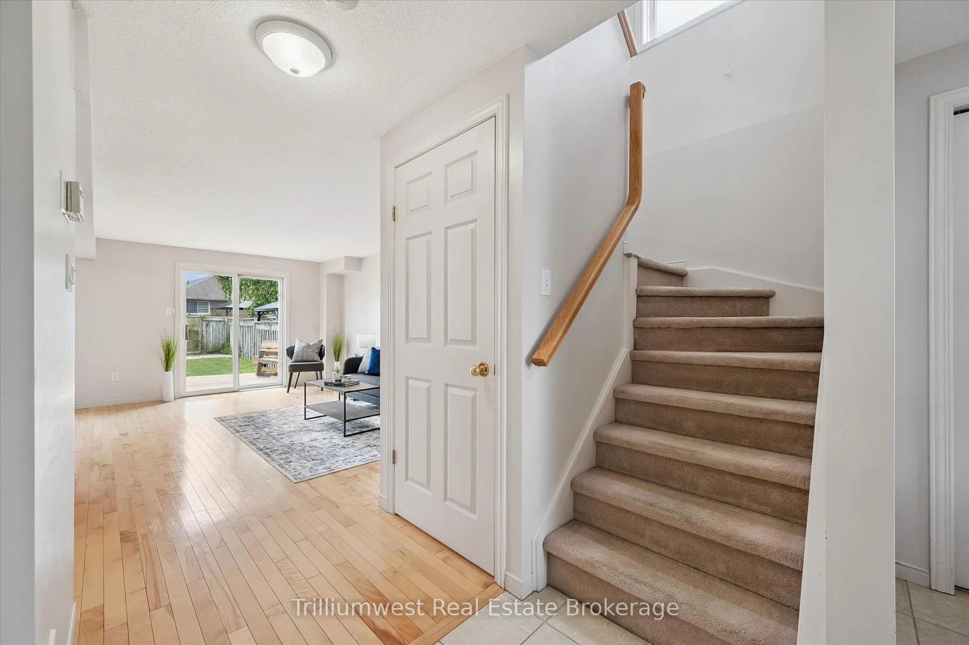 Photo 13 of 157 Stephanie Drive, Guelph, Willow West/Sugarbush/West Acres — HOMEH