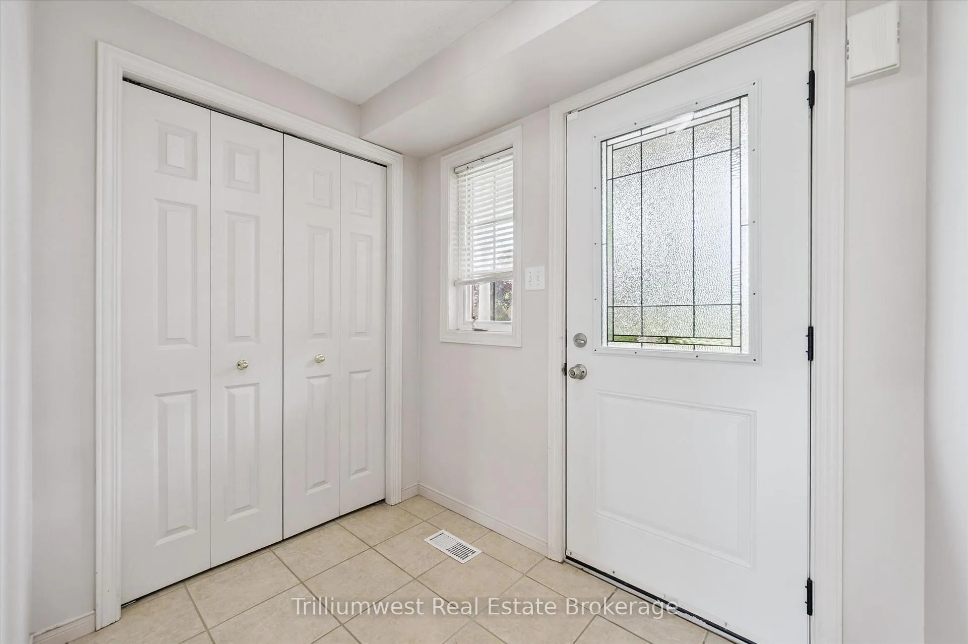 Photo 17 of 157 Stephanie Drive, Guelph, Willow West/Sugarbush/West Acres — HOMEH