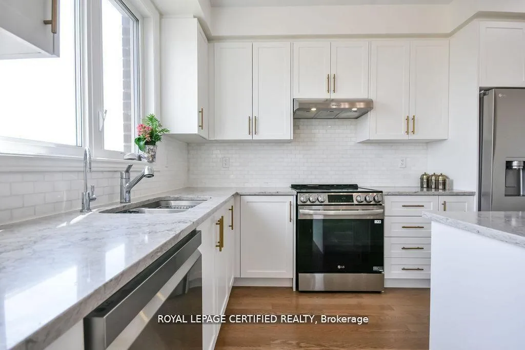 Photo 15 of 58 Shepherd Drive, Barrie, Rural Barrie Southeast — HOMEH