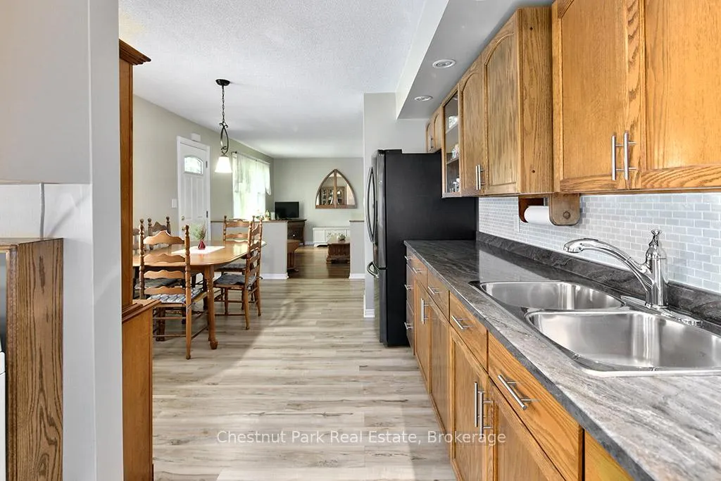 Photo 13 of 333 Oak Street, Collingwood — HOMEH