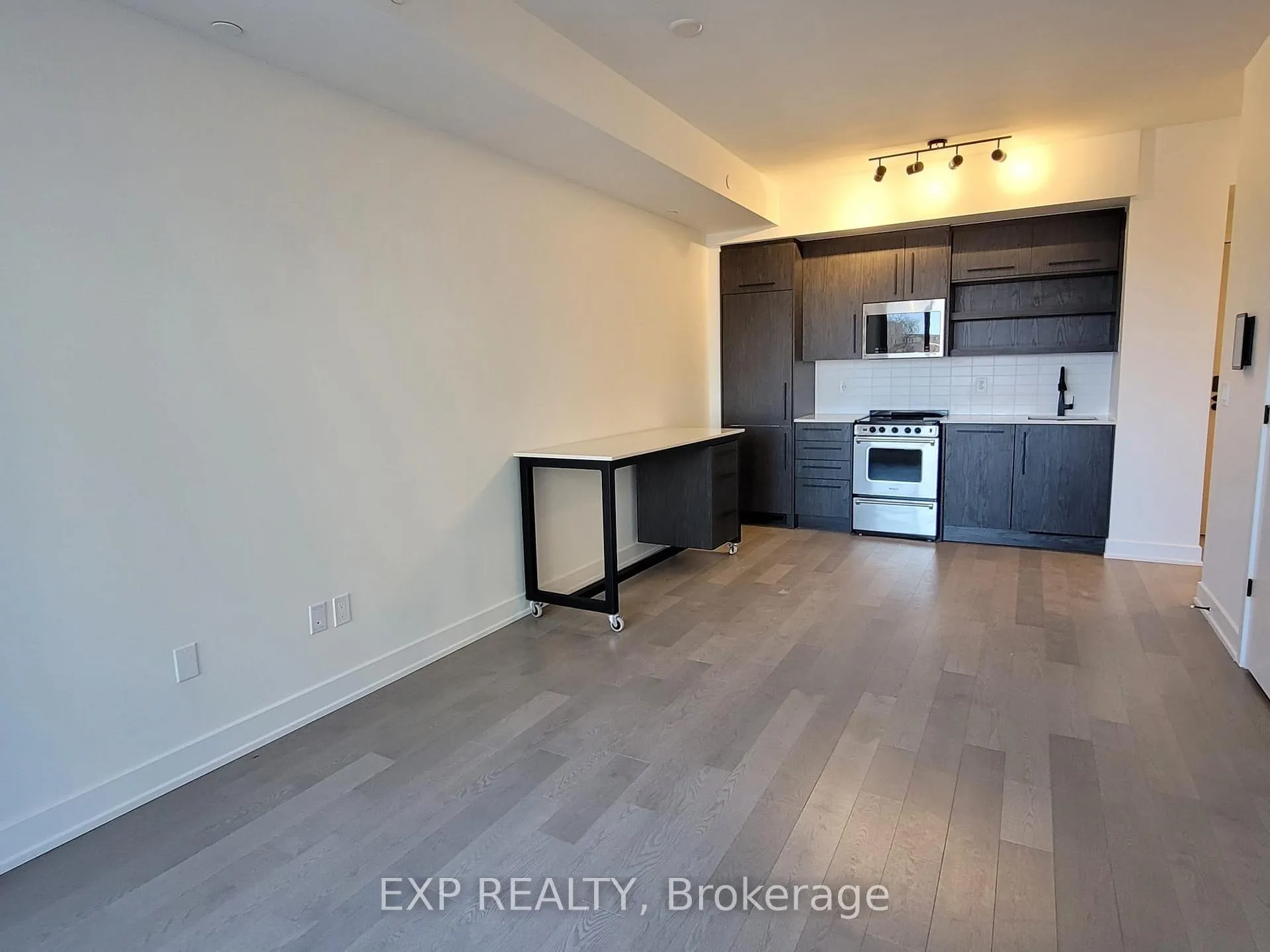 Photo 3 of Unit 407, 560 Rideau Street, Ottawa, Sandy Hill — HOMEH