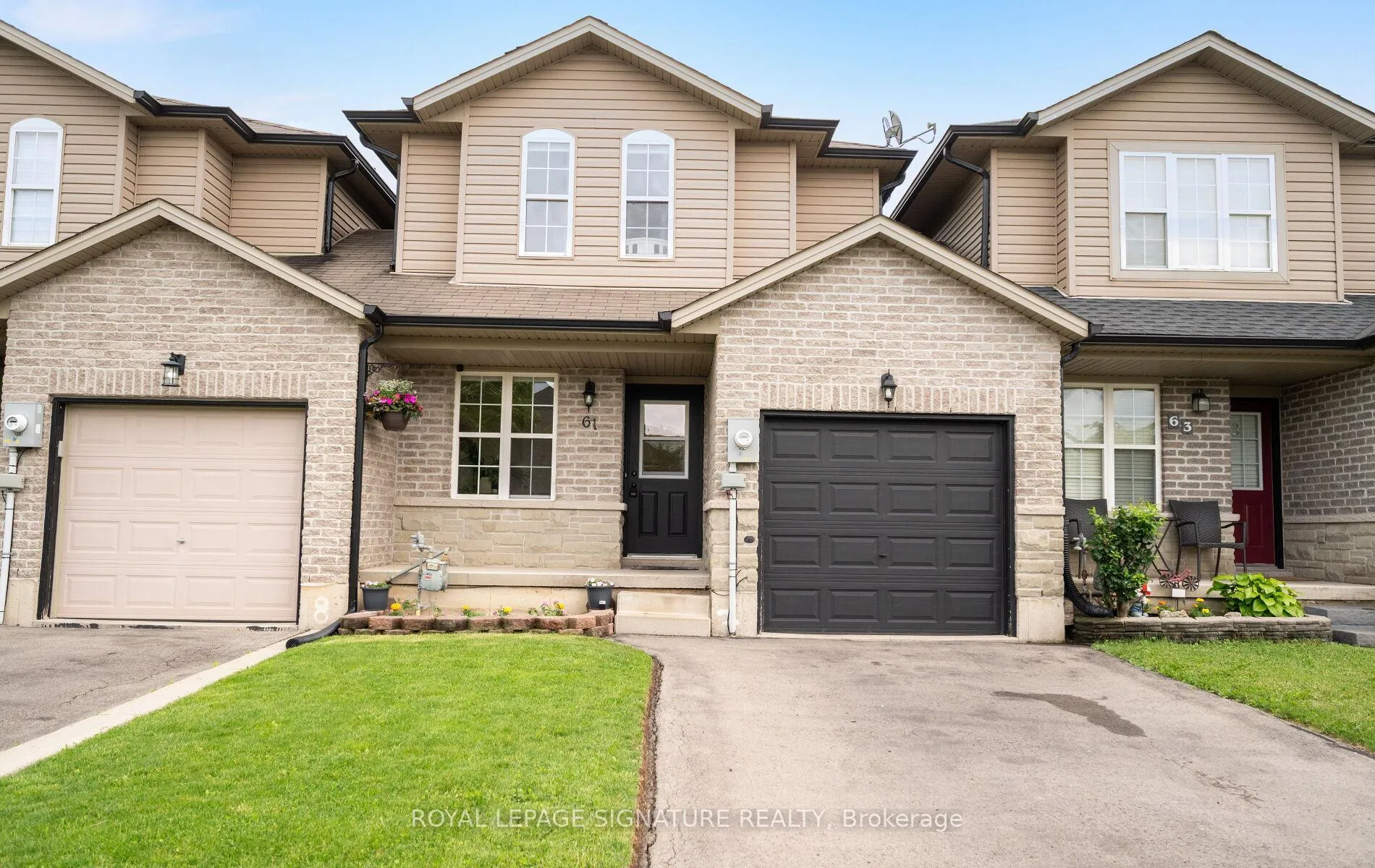Photo 2 of 61 Thames Way, Hamilton, Mount Hope — HOMEH