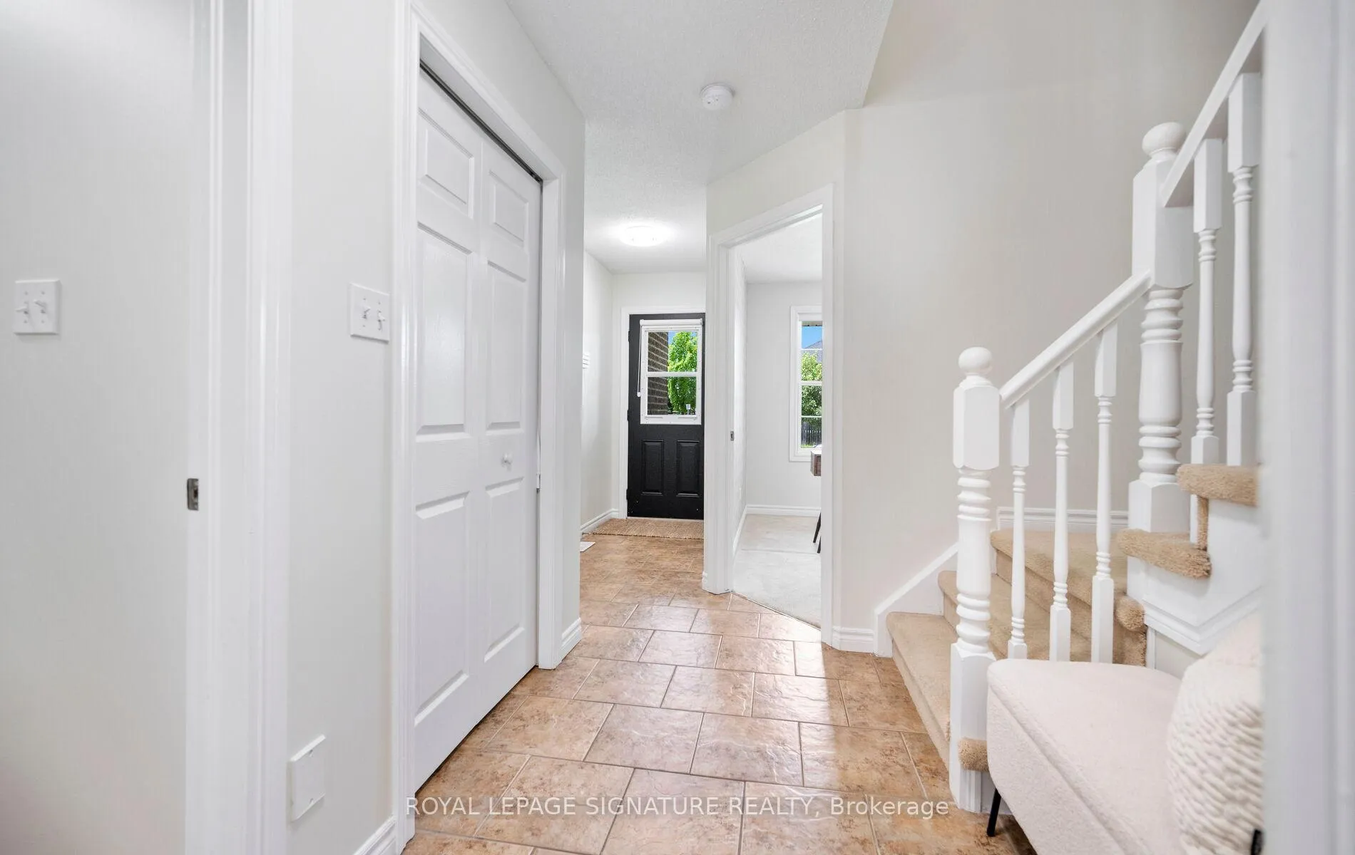 Photo 4 of 61 Thames Way, Hamilton, Mount Hope — HOMEH