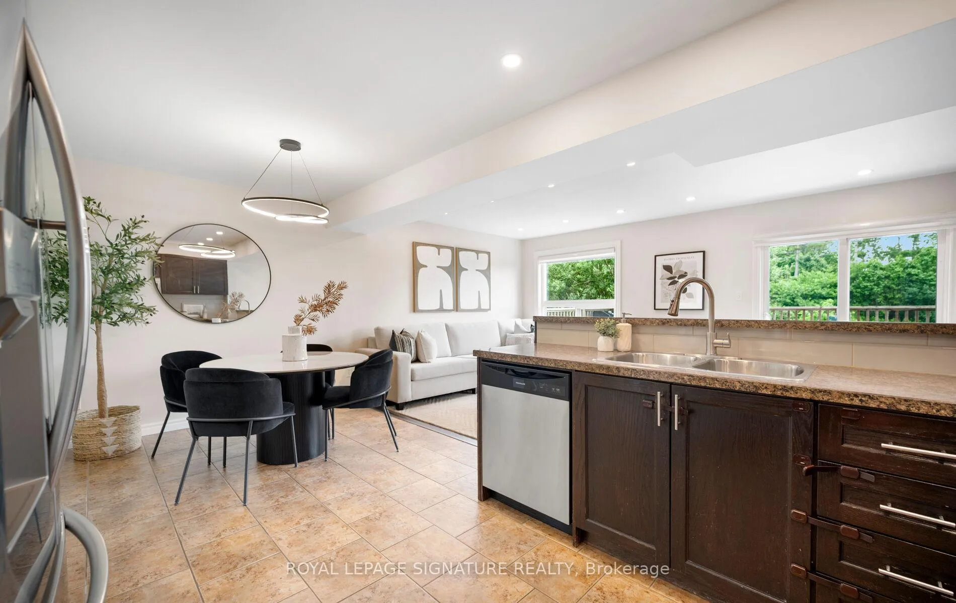 Photo 18 of 61 Thames Way, Hamilton, Mount Hope — HOMEH