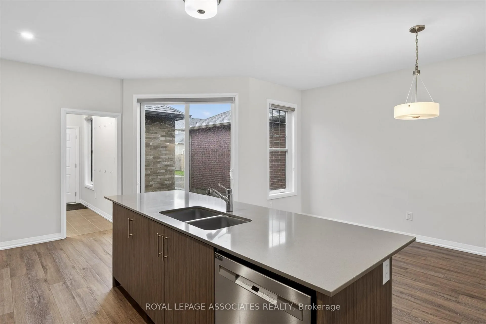 Photo 10 of 1047 Rippingale Trail, Peterborough, Northcrest Ward 5 — HOMEH