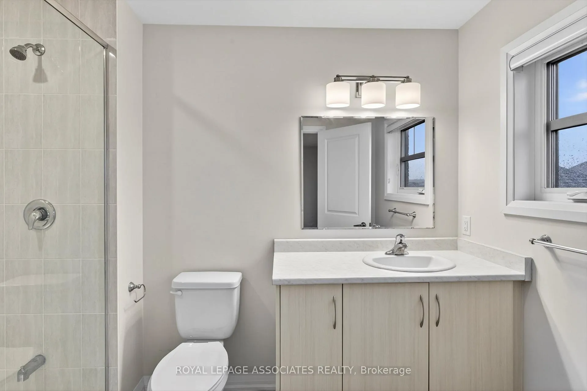 Photo 16 of 1047 Rippingale Trail, Peterborough, Northcrest Ward 5 — HOMEH