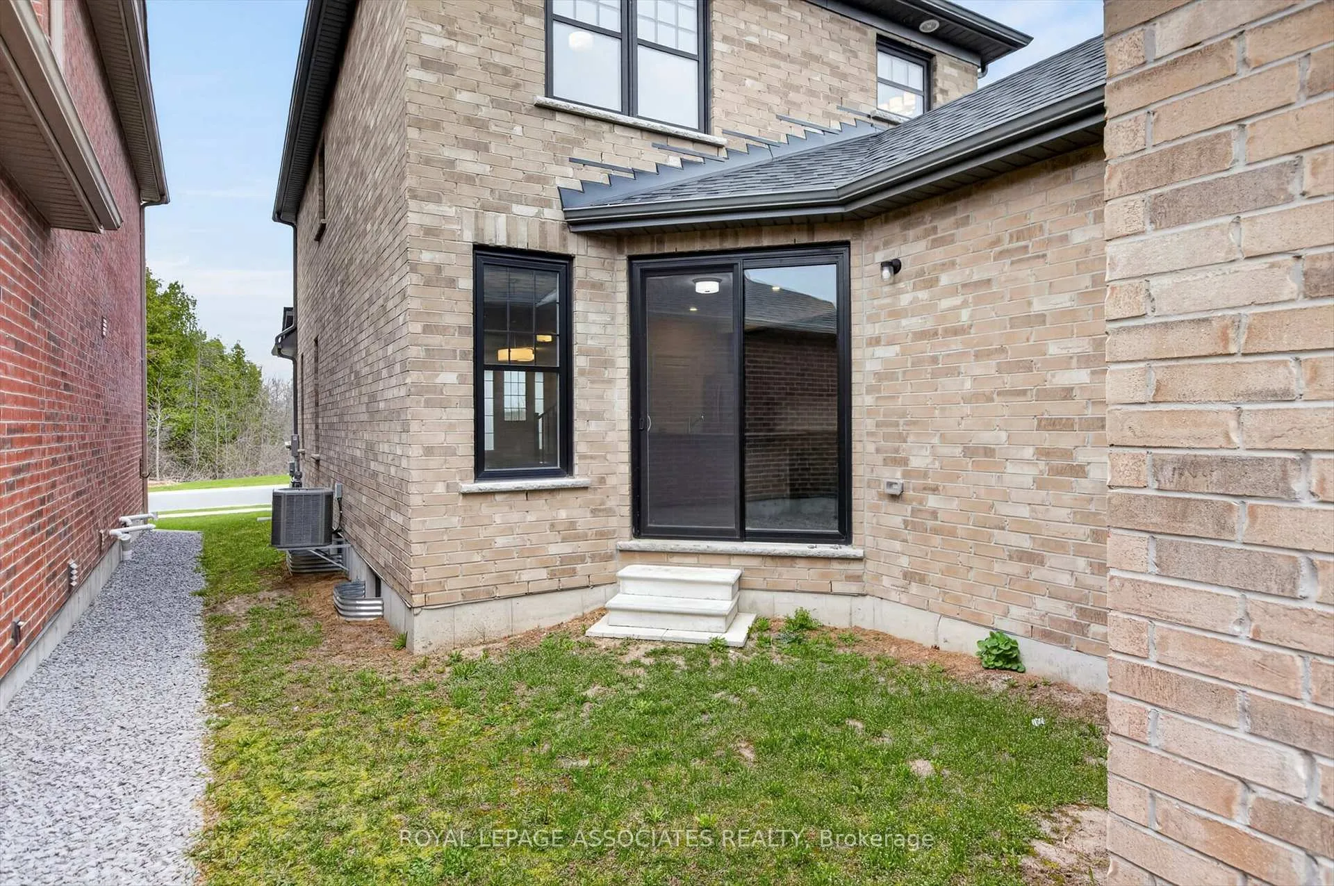 Photo 23 of 1047 Rippingale Trail, Peterborough, Northcrest Ward 5 — HOMEH