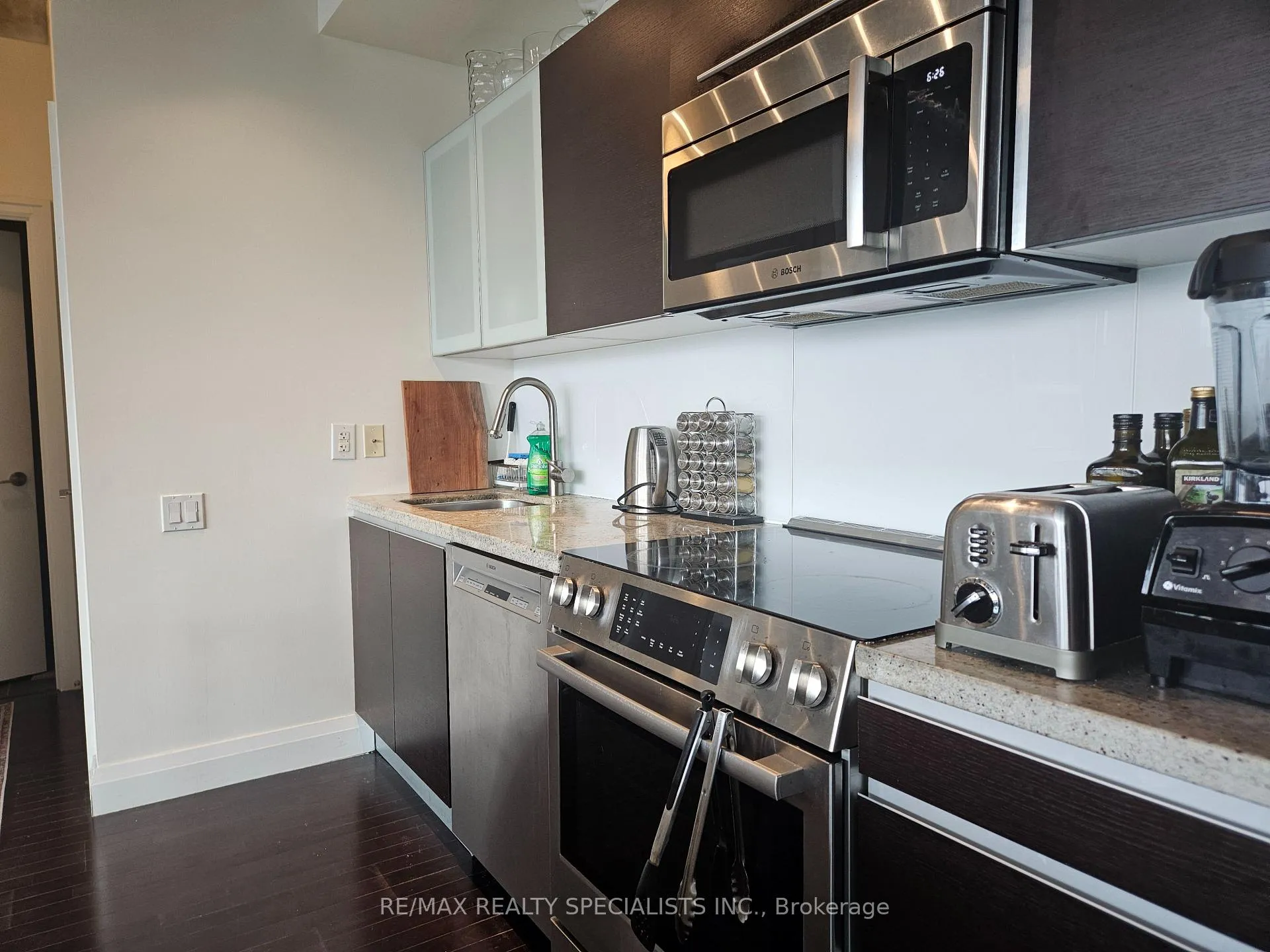 Photo 5 of Unit 806, 33 Mill Street, Toronto, Waterfront Communities — HOMEH
