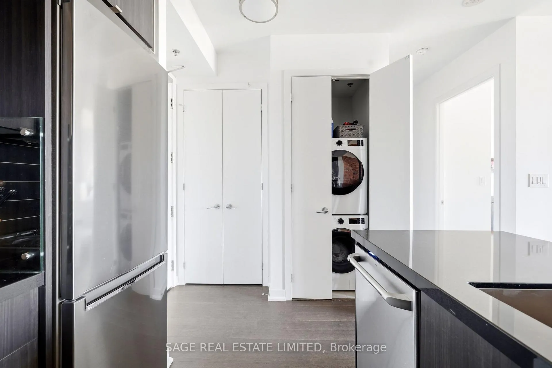 Photo 8 of Unit 402, 88 Colgate Avenue, Toronto, South Riverdale — HOMEH