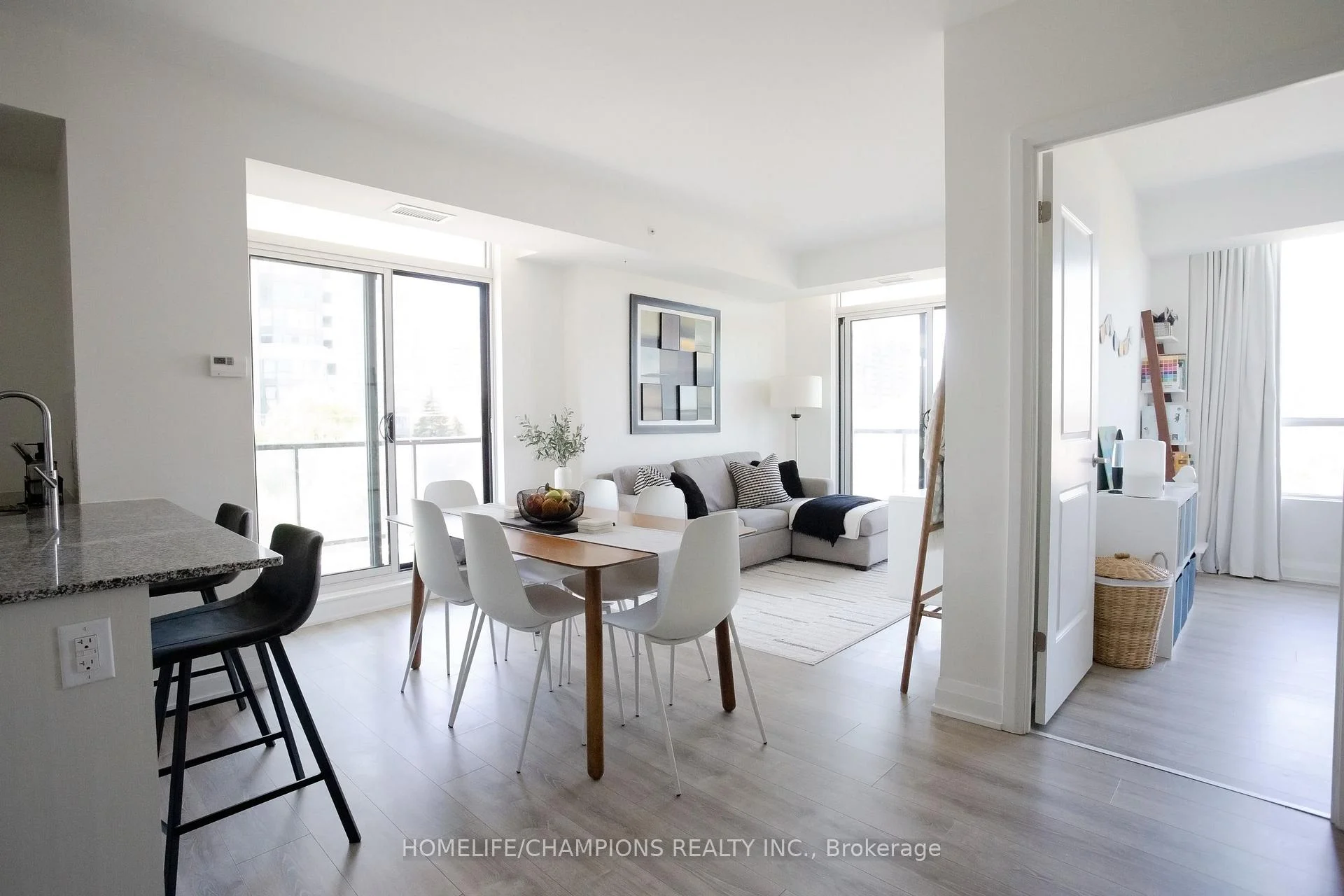 Photo 4 of Unit 610, 3655 Kingston Road, Scarborough, Scarborough Village — HOMEH