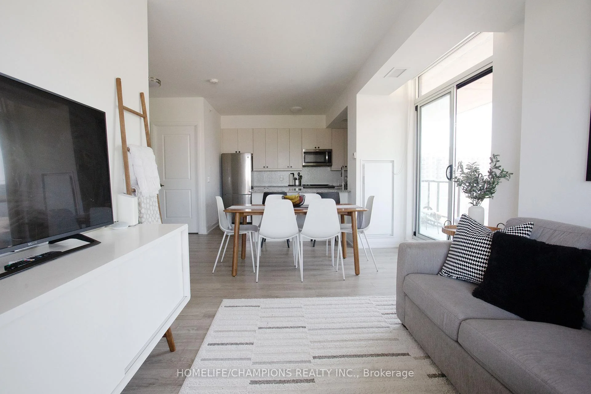 Photo 8 of Unit 610, 3655 Kingston Road, Scarborough, Scarborough Village — HOMEH