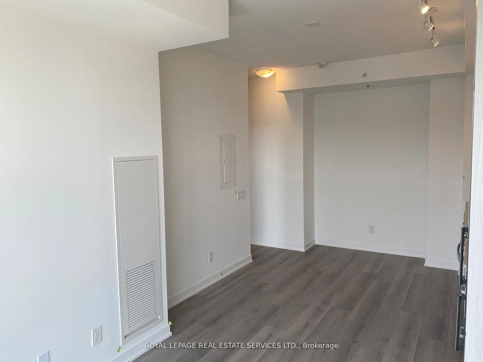 Photo 8 of Unit 621, 1787 St Clair Avenue W, Toronto, Weston-Pellam Park — HOMEH