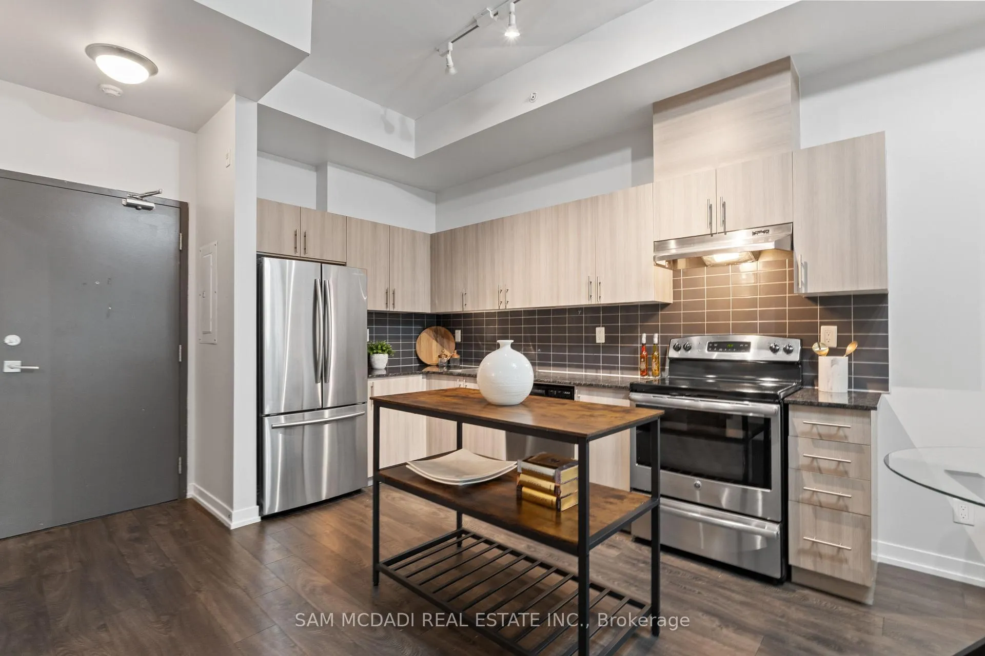Photo 3 of Unit #115, 1284 Guelph Line, Burlington, Mountainside — HOMEH