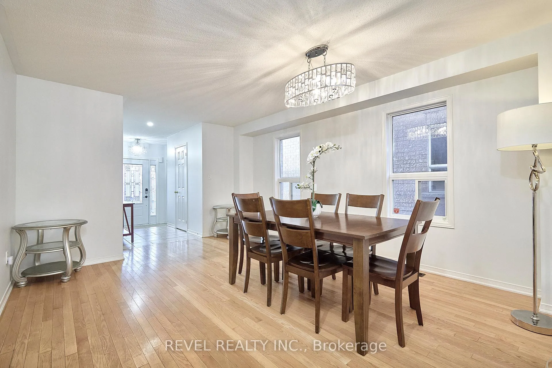 Photo 8 of 35 Manordale Crescent, Vaughan, Vellore Village — HOMEH