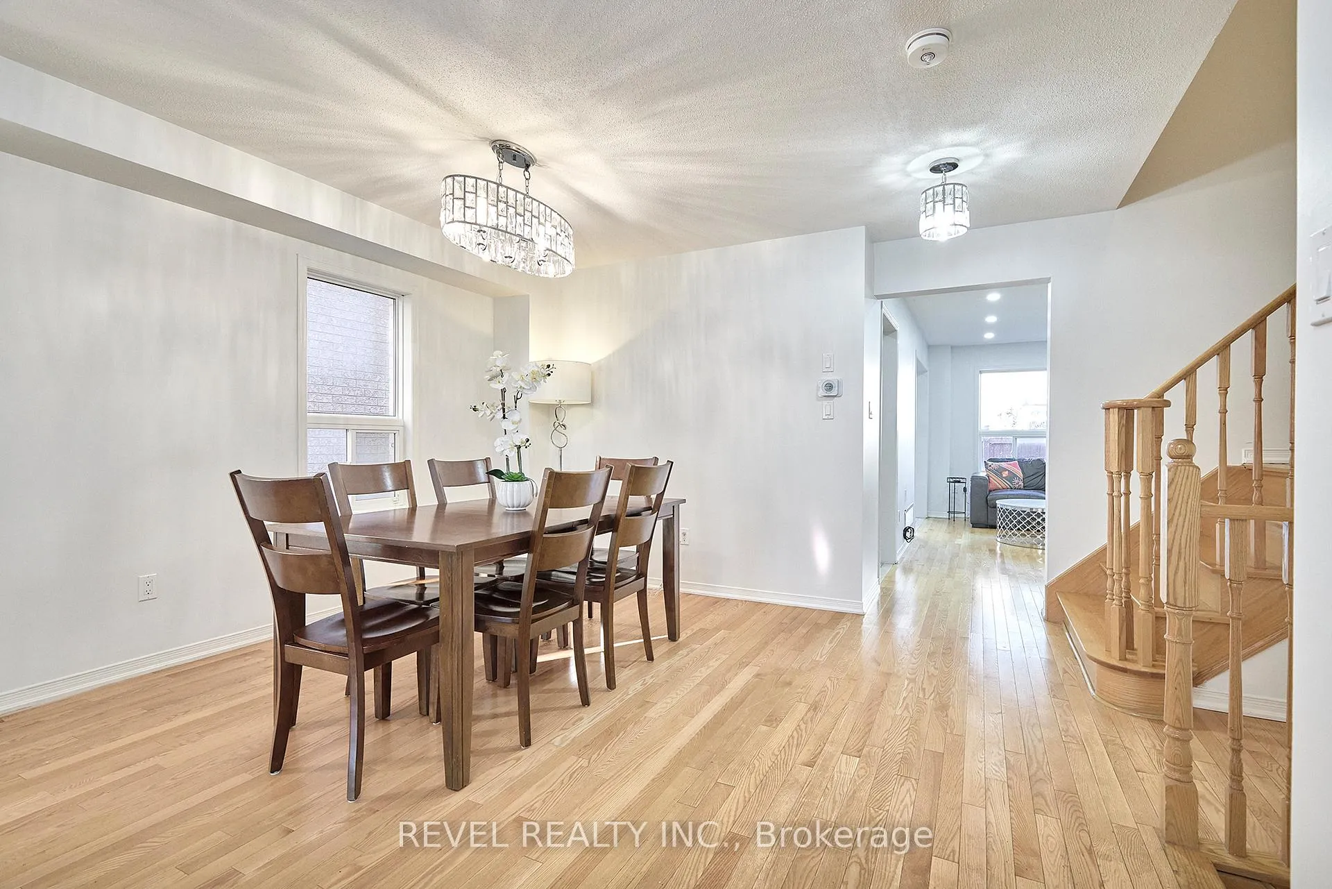 Photo 9 of 35 Manordale Crescent, Vaughan, Vellore Village — HOMEH