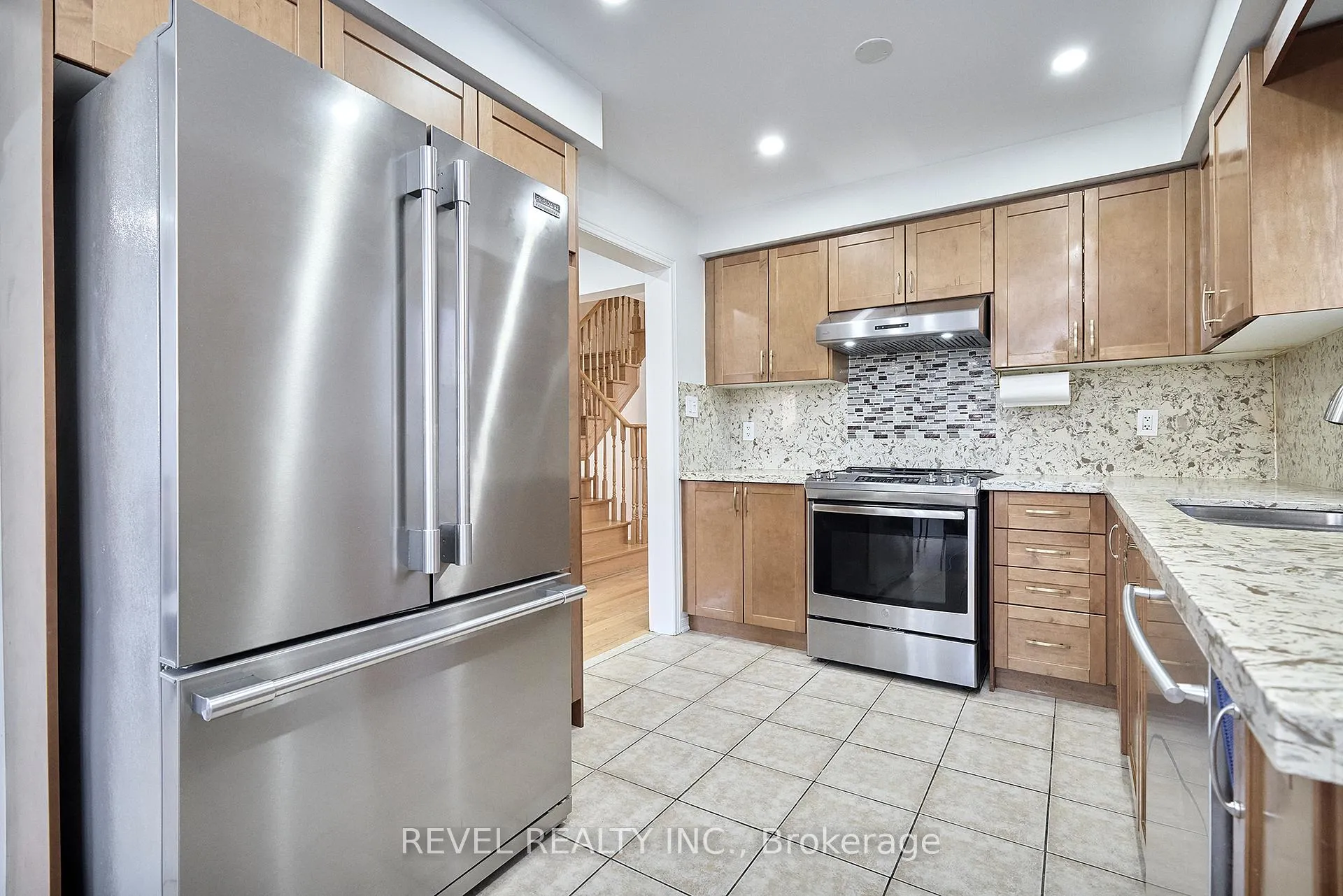 Photo 12 of 35 Manordale Crescent, Vaughan, Vellore Village — HOMEH