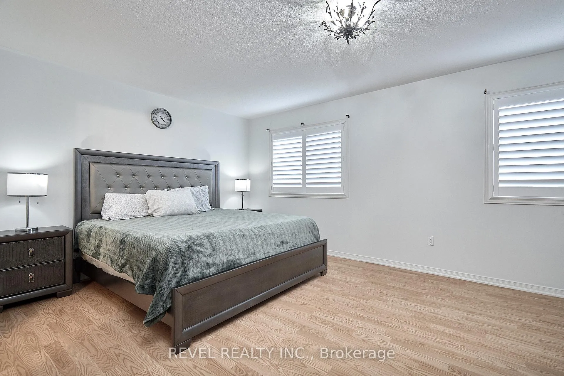 Photo 16 of 35 Manordale Crescent, Vaughan, Vellore Village — HOMEH