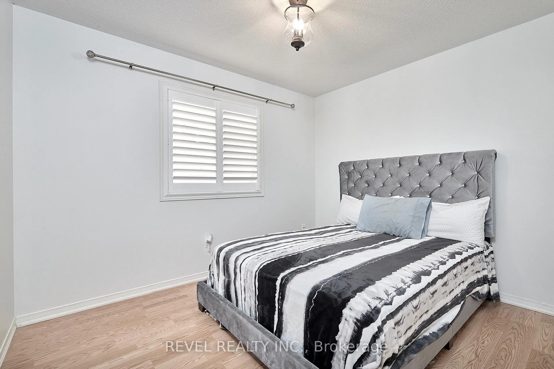 Photo 20 of 35 Manordale Crescent, Vaughan, Vellore Village — HOMEH